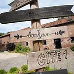 Les Du Moulin Castral Сasa de vacaciones *